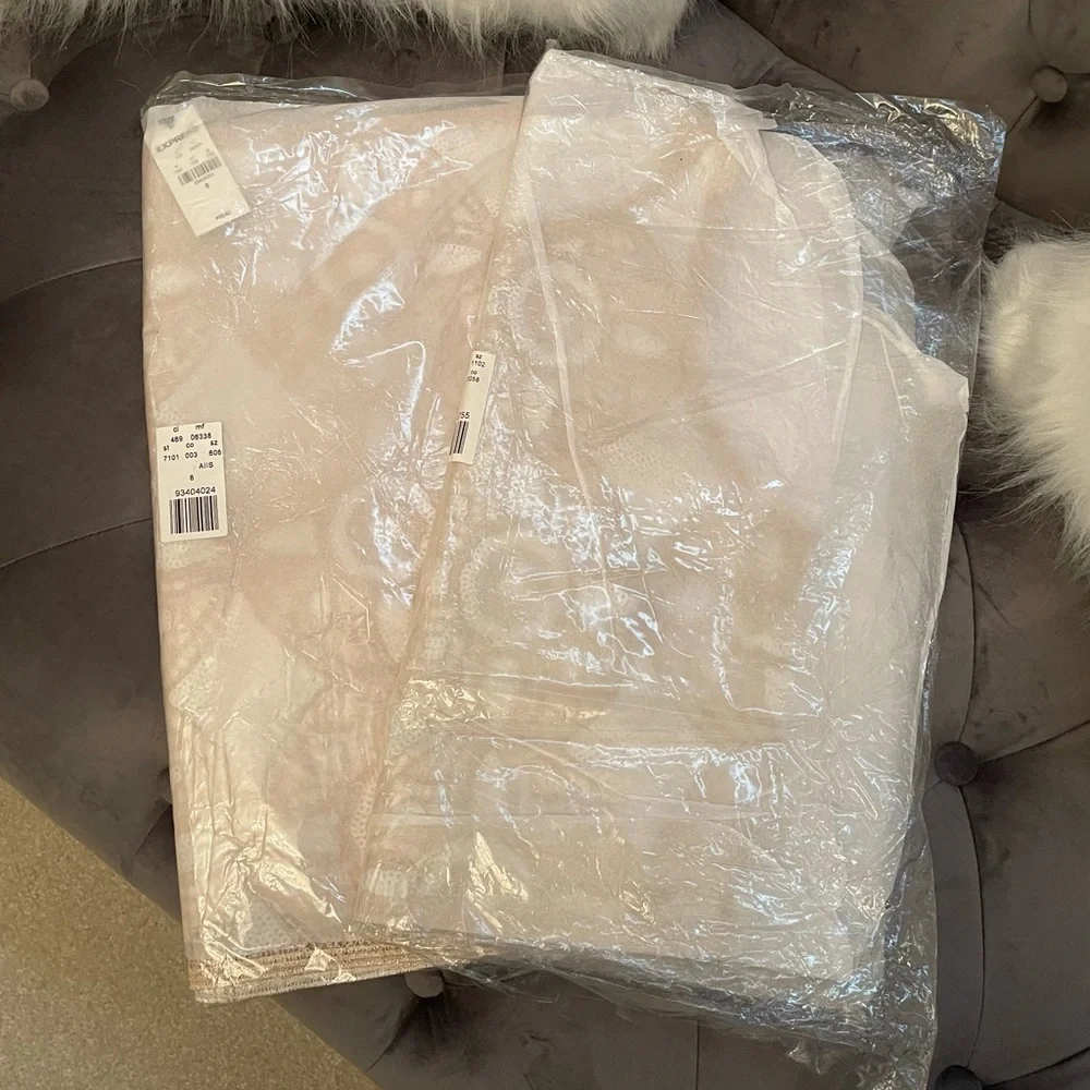 NWT Express Two-Piece Sequined Set - Picture 10 of 16